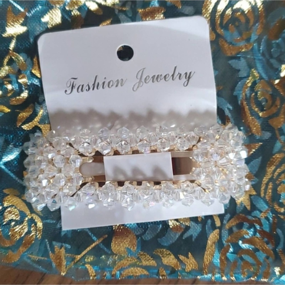 Rectangular clear beaded clip